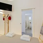 Satsi's Premium Seascape-2 Min From The Beach&town شقة *