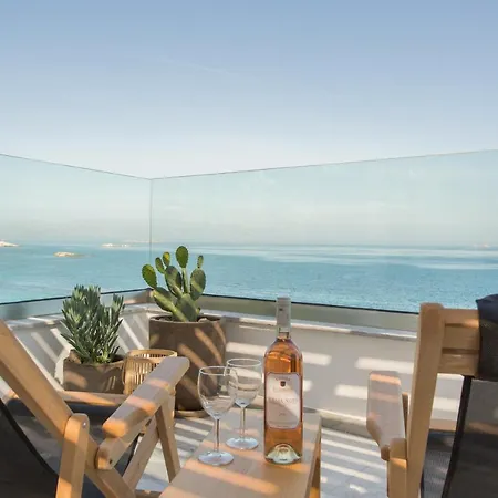 Satsi's Premium Seascape-2 Min From The Beach&town Apartment